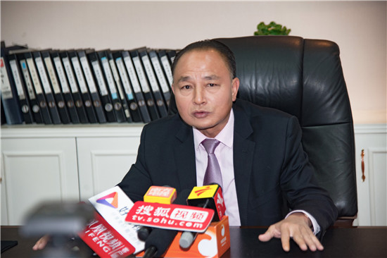 ��ʮ���Ǹ�����㣬ӣѩ��·��Խ��Խ��