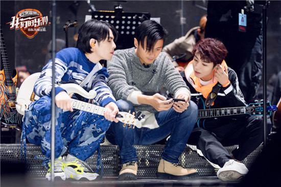 ��Ѫ��������  SAKURAӣ��Я�֡����ǵ��ֶӡ���ȼ�������