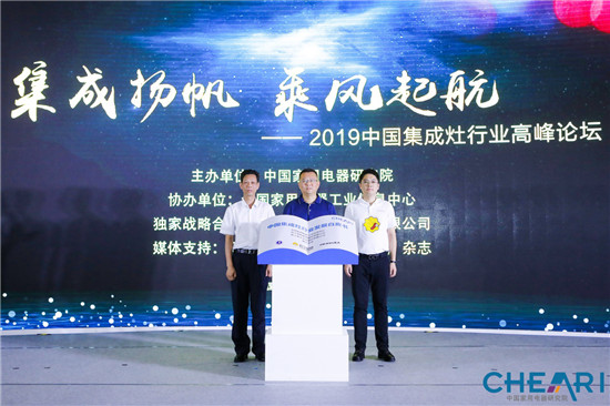 818�ҵ���������������У�������������Ԫ���ֲ�