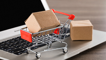 ���񲿣�8�·������г����屣��ƽ�ȣ��Ծɻ��������Ʒ���۱��ֽϿ�����